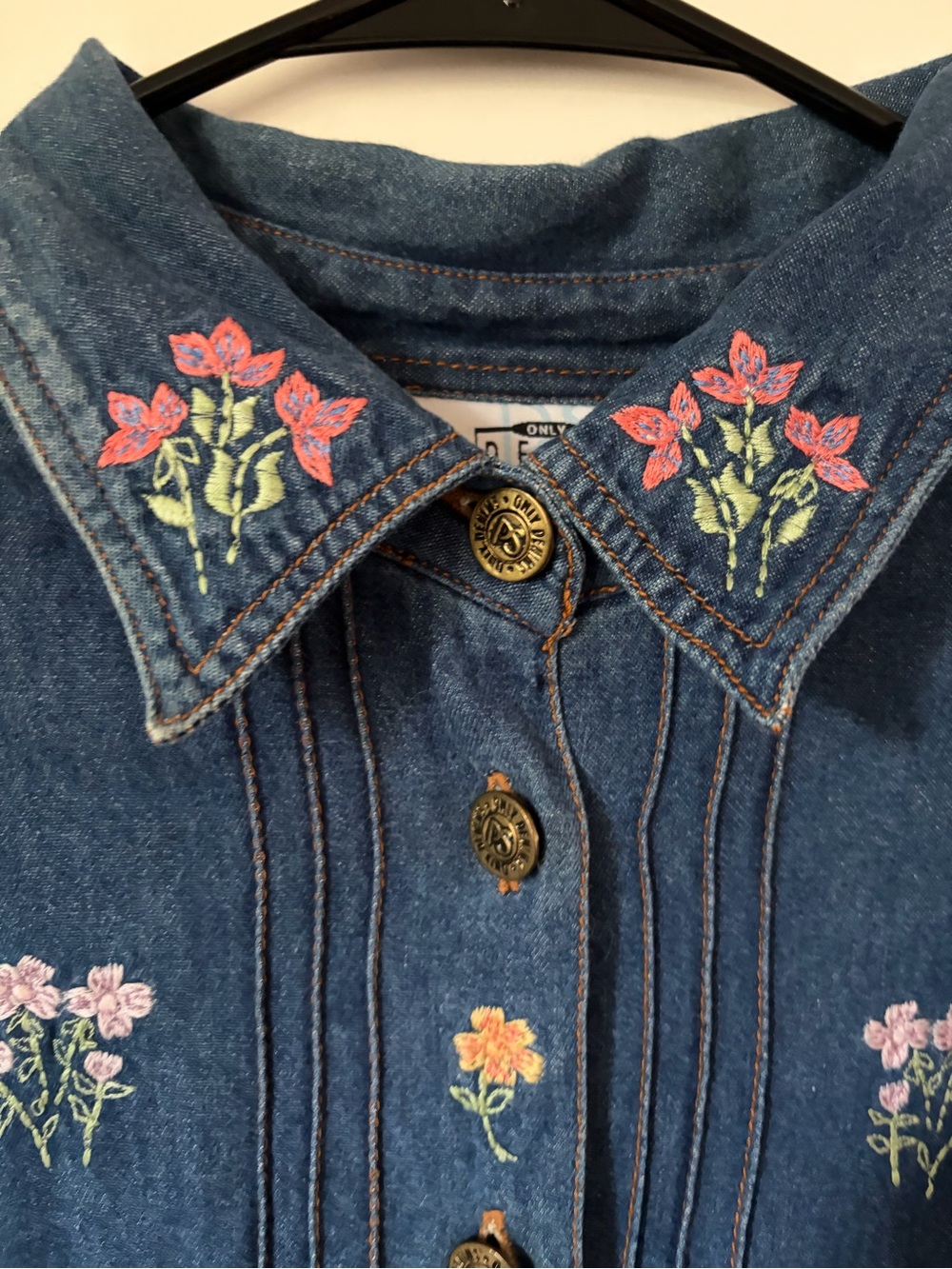 Vintage 90s Denim Button-Front Midi Dress with Floral Embroidery - Picture 5 of 9